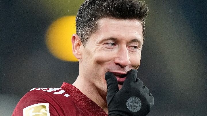 Lewandowski is the best football player in the FIFA selection thumbnail