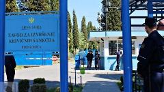 Pretresi u UIKS-u, pronađeni telefoni i tablete thumb1.jpg