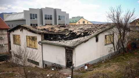 Troje povrijeđenih u požaru u Kočanima i dalje u bolnici, dvoje u teškom stanju thumb2.jpg