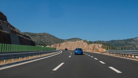 Auto-putem od početka godine prošlo 2,27 miliona vozila thumb2.jpg
