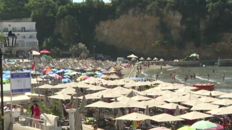 Poreski inspektori izdali oko 400 prekršajnih naloga i izrekli kazne u iznosu od 1.265.000 eura thumb2.jpg