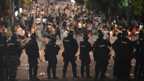 Protesti u više gradova Srbije, u Beogradu protestna šetnja thumb2.jpg