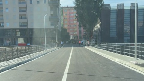 Pušten u promet novi most između sjeverne i južne Kosovske Mitrovice thumb2.jpg