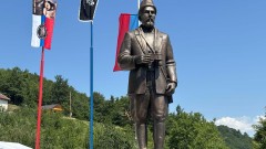 Uklonjen spomenik Đurišiću thumb1.jpg