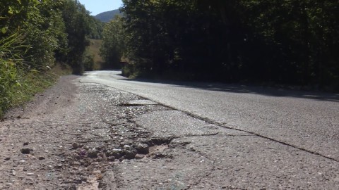 Vlada usvojila hitnu informaciju o sanaciji puta ka kolašinskim skijalištima thumb2.jpg