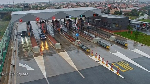 Uživo na Portalu RTCG: Stanje na graničnim prelazima, naplatnim rampama i kretanje gradskog prevoza u Podgorici thumb2.jpg