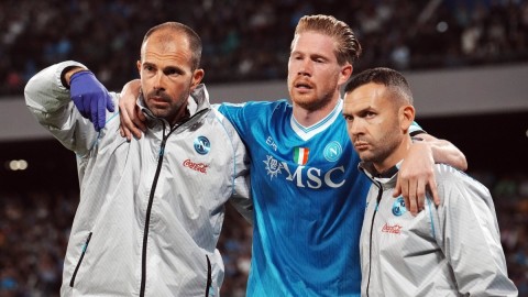 Ogroman peh za Napoli - De Brujne van terena par mjeseci thumb2.jpg