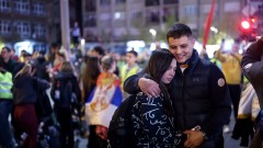 Studenti i građani pješke stigli do Inđije, dočekalo ih nekoliko hiljada građana thumb1.jpg