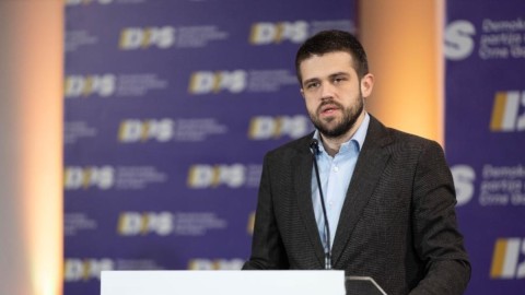 Nikolić: Novović mi svojevremeno govorio ko iz sistema glasa za DPS, a ko je protiv thumb2.jpg