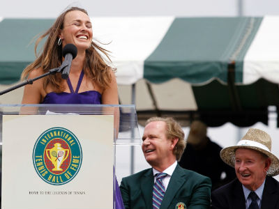Hingis se vraća takmičenjima Hingis se vraća takmičenjima