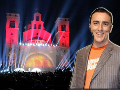 Sergej pjeva na godišnjicu osvećenja Sergej pjeva na godišnjicu osvećenja