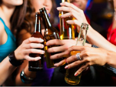 Pije više od 50% srednjoškolaca Pije više od 50% srednjoškolaca