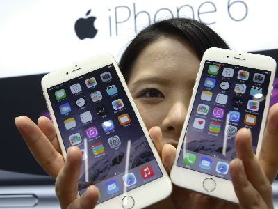 "Apple" prvi premašio 700 milijardi $ "Apple" prvi premašio 700 milijardi $