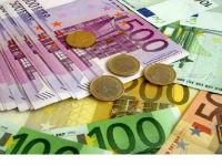 money-eurow520.jpg