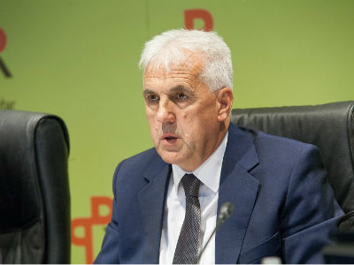 Decentralizacija povećava odgovornost lokalnih vlasti Decentralizacija povećava odgovornost lokalnih vlasti