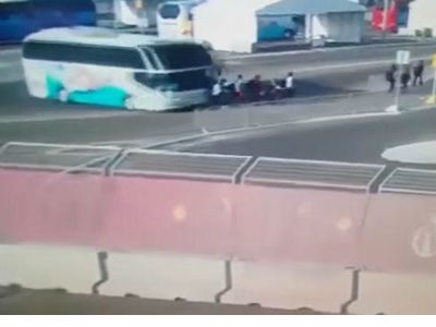 Autobus pregazio tri plivačice, jedna u komi Autobus pregazio tri plivačice, jedna u komi