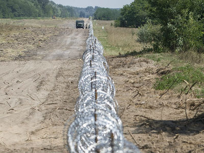 Mađarska podiže ogradu i prema Hrvatskoj Mađarska podiže ogradu i prema Hrvatskoj