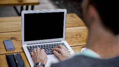 Osudili hapšenje zbog objava na Fejsbuku Osudili hapšenje zbog objava na Fejsbuku