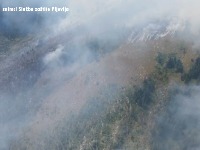 Požar na Bunetini i dalje napreduje ka vrhu planine