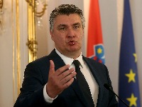 "Izdajnik je onaj iz Hrvatske ko glasa za sankcije Dodiku"