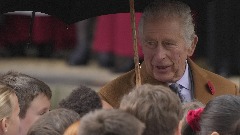 Краљ Чарлс особљу исплаћује бонус због већих животних трошкова