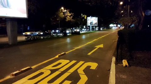 "Коловозна трака за аутобусе и такси возила лоше обиљежена" "Коловозна трака за аутобусе и такси возила лоше обиљежена"