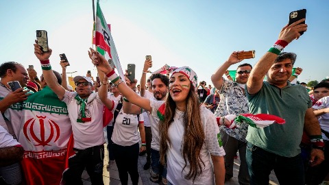 Иран протестовао јер су САД уклониле симбол Алаха са иранске заставе Иран протестовао јер су САД уклониле симбол Алаха са иранске заставе