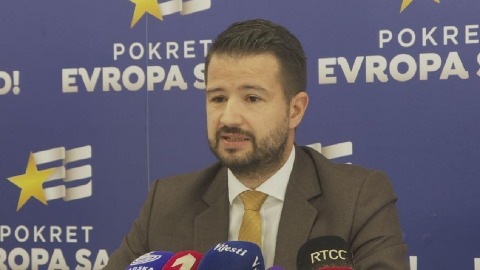 Наложићу преиспитивање постављања посебне траке на булевару Наложићу преиспитивање постављања посебне траке на булевару