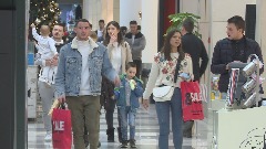 Praznična kupovina nije izostala uprkos finansijskoj krizi  thumb1.jpg