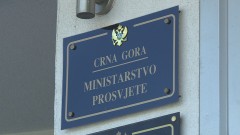 Suspendovan nastavnik osumnjičen za seksualno zlostavljanje učenice thumb1.jpg