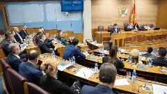 Abazović odgovara na pitanja u parlamentu