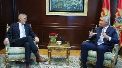 Đukanović odlikovao Vebera thumb1.jpg