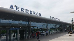 Авион се због невремена вратио за Београд