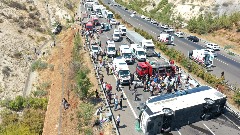 U Turskoj 16 osoba poginulo, a 21 povrijeđena u saobraćajnoj nesreći 