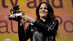 Dokumentarni film "Sva ljepota i krvoproliće" osvojio Zlatnog lava thumb1.jpg