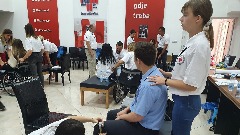 Volonteri CKCG obučeni da prilagode invalidska kolica za korisnike