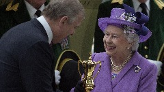 Princ Endru usvojio korgije kraljice Elizabete thumb1.jpg