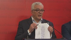 Достављен 41 потпис, Ђукановић покушао државни удар