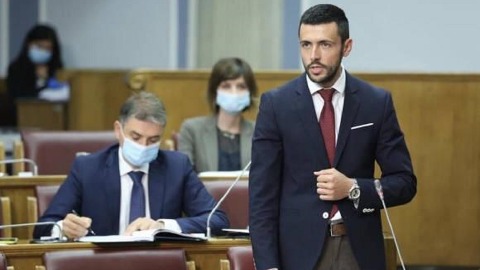 Подносићемо иницијативу за скраћење мандата све док не буде усвојена Подносићемо иницијативу за скраћење мандата све док не буде усвојена