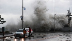U naletu tajfuna stradalo deset osoba