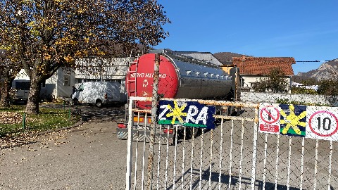 Отимамо се о тетрапак из Пољске, а заборављамо на "Зору" Отимамо се о тетрапак из Пољске, а заборављамо на "Зору"