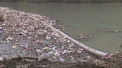 Плутајуће баријере за отпад на Лиму неће ријешити проблем све чешћих поплава 