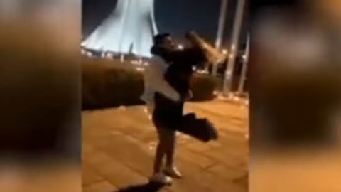 Protesti u Iranu: Momak i djevojka zbog plesa na ulicama Teherana osuđeni na po 10 godina zatvora