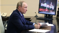 Putin odlikovao američkog glumca Stivena Sigala  thumb1.jpg