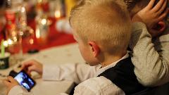 Deset razloga zašto je loše braniti djeci da su pred ekranom thumb1.jpg