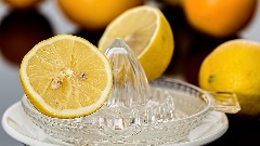 Испијање воде са лимуном корисно, али будите и опрезни