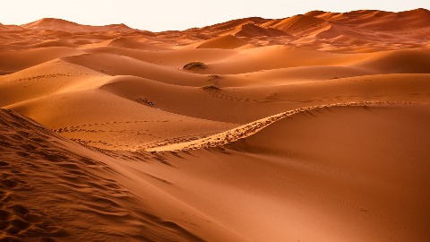 У кинеским пустињама граде се базе за одрживу енергију