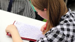 "Budite dobri đaci i studenti da biste jednog dana mogli otići odavde" thumb1.jpg