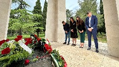 Položili vijenac na spomenik Partizanu borcu thumb1.jpg