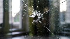 Тинејџер осумњичен за уништење стакла на ОШ „Сутјеска“